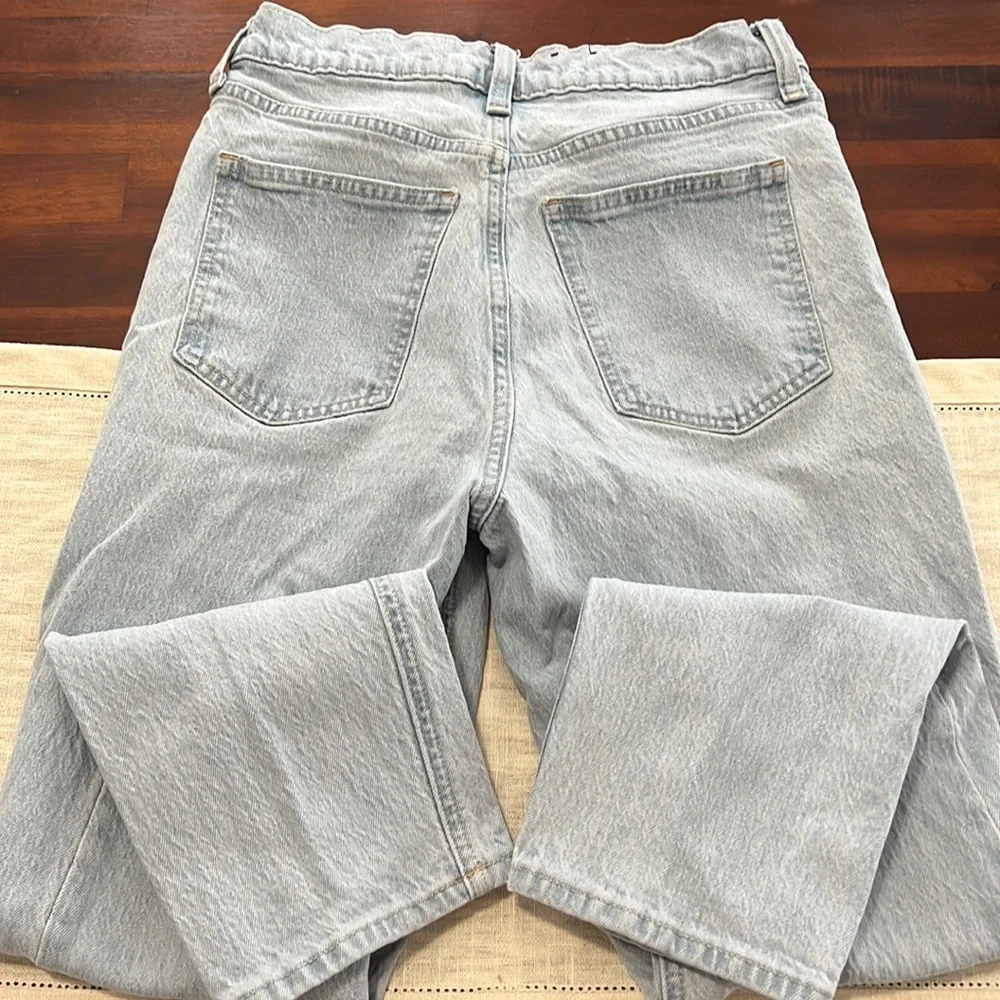 Gap Mom Jeans Boyfriend Light Wash Size 4 R - Picture 6 of 6